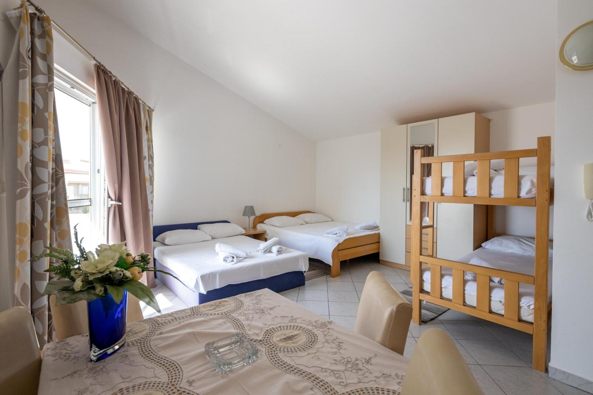 Apartments Eddy Veselica Novalja Zewnętrze zdjęcie