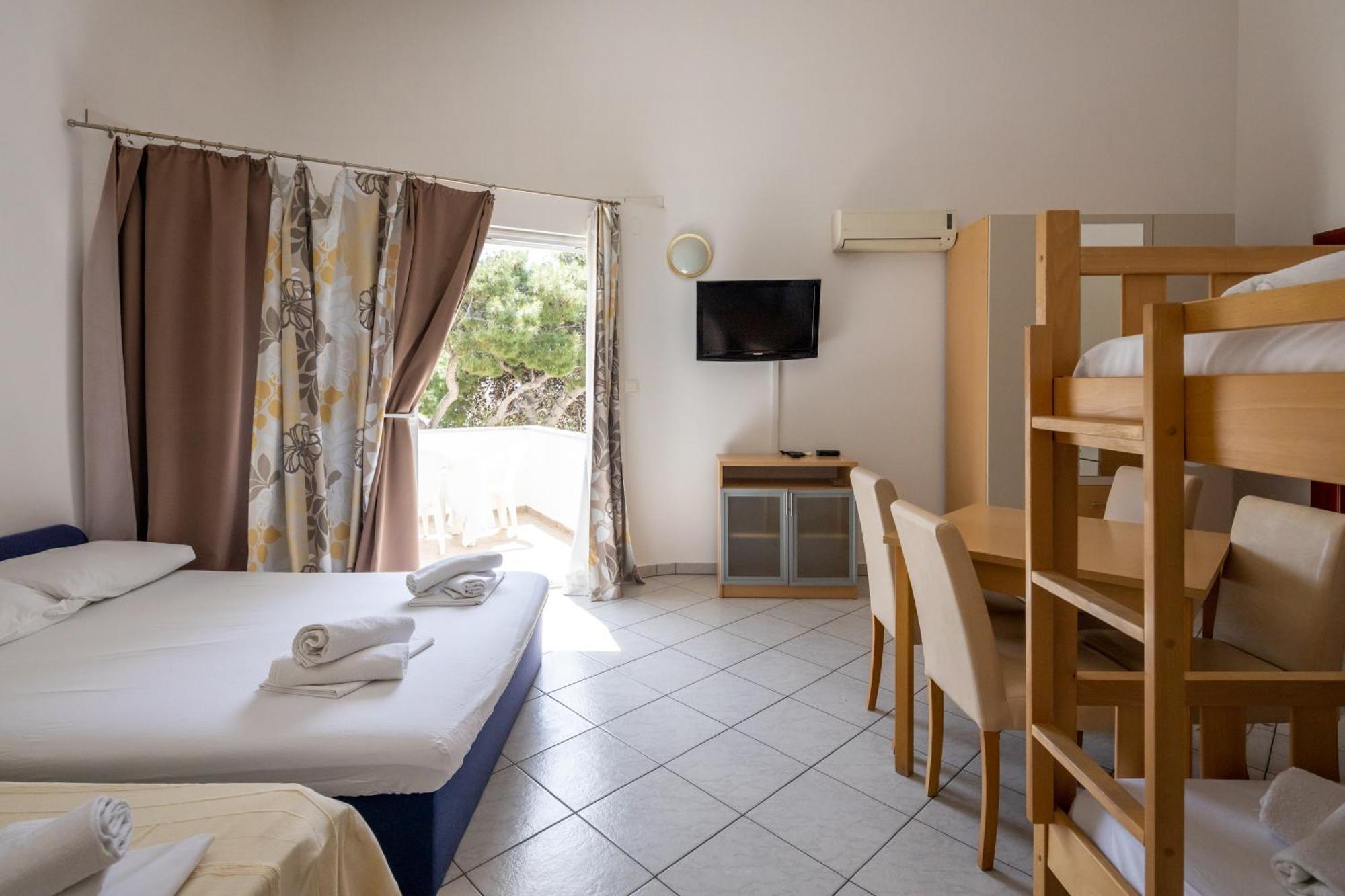 Apartments Eddy Veselica Novalja Pokój zdjęcie
